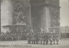 CPM Militaria Drapeaux d'infanterie 11 noc 1933