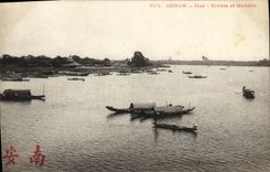 VINTAGE POSTCARD Indo-China Annam Hoots River and steps