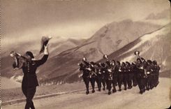 VINTAGE POSTCARD Militaria Brass band of Alpine hunters