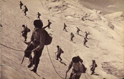 CPA Militaria Manoeuvres en haute montagne