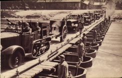 CPA Militaria Pont de bateaux 