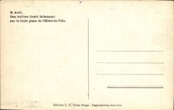 CPA Militaria 26 aout 1944 Des traitres tirent lachement sur la foule place de l'Hotel de Ville