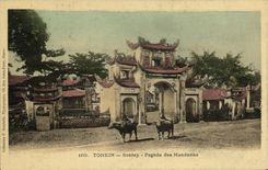 VINTAGE POSTCARD Tonkin Sontay Pagoda of Mandarins