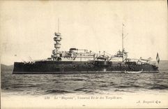 VINTAGE POSTCARD the Magenta Vasseau School of the Destroyers Boat