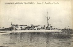 VINTAGE POSTCARD Bateau French Navy Bombards Destroyer of Squadron