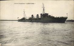 CPA Bateau Contre Torpilleur Leopard