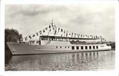 CPA Bateau Borde Fretigny Paris