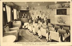 CPA Bateau Paquebot Normandie de la Compagnie Generale Transatlantique Le Guignol des enfants aux premieres classes