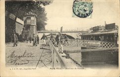 CPA Paris Vecu Descente de bateau La Mutualite