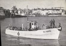 VINTAGE POSTCARD Boat Raydith