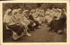 VINTAGE POSTCARD Paris House of the Deaconesses Street of Ruilly raised with the garden