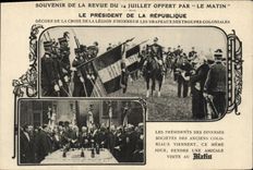 CPA Souvenir de la revue du 14 juillet Le Matin President de la Republique decore les drapeaux des troupes coloniales Mi