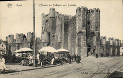VINTAGE POSTCARD Ghent the entry of the castle of the Counts