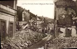 VINTAGE POSTCARD Dining the Large street Militaria