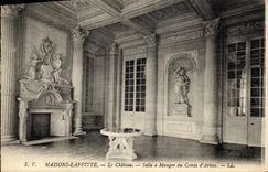 VINTAGE POSTCARD Laffitte Houses the castle dining room of the Count d' Artois