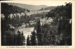 CPA Frontiere Franco Suisse Rocher De l'Echo pris de la route des Brenets Au Saut du doubs