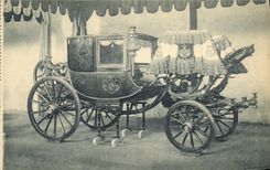 VINTAGE POSTCARD Palacio Real Caballerizas Carroza of official reception of Isabel L