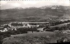 CPA Osseja Vue generale au fond pulgcerda et les pyrenees espagnoles