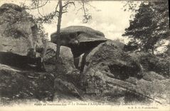 CPA Foret De Fontainebleau Le dolmen d'adolphe Jouanne Tour Denecourt
