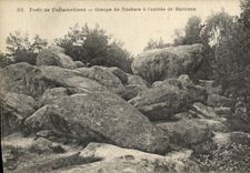 VINTAGE POSTCARD Foret De Fontainebleau Groups Rocks At the Entry of barbizon