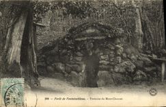 VINTAGE POSTCARD Drill De Fontainebleau Fountain of the mount chauvet