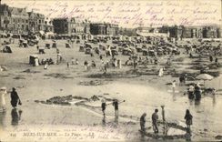 VINTAGE POSTCARD Seas On Sea the beach