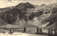 Aldea de la POSTAL de la VENDIMIA y glaciar de la vuelta