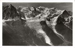 CPA Chamonix Le Massif Du Mont Blanc