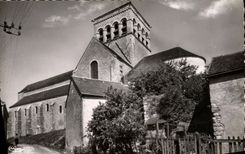 VINTAGE POSTCARD St Wolf De Naud Church Side Face