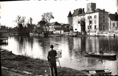 MODERN CARD Nemours Banks Of Loing And the Castle