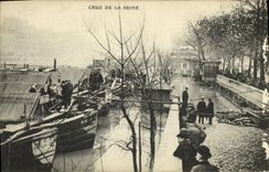 CPA Crue De La Seine Paris Peniches Bateaux 
