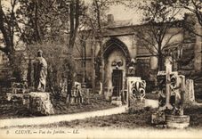 VINTAGE POSTCARD Paris Cluny Museum Seen Of the Garden