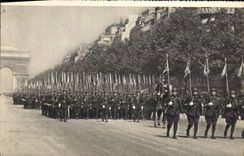 CPM Militaria Revue du 14 juillet Les chasseurs a pied Paris Arc de Triomphe 