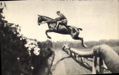 CPM Militaria Cavalier a l'entrainement Cheval