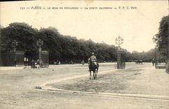 CPA Paris Le Bois De Boulogne La Porte Dauphine Cheval