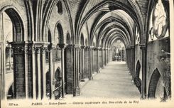 VINTAGE POSTCARD Paris Notre Dame Higher Gallery of the Low Dimensions of the nave