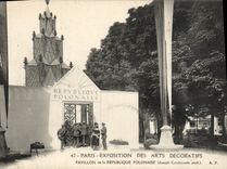 VINTAGE POSTCARD Paris Fair of Decorative Arts House of the Republic Polonaise Poland
