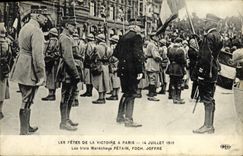 CPA Les Fetes de la Victoire a Paris Marechaux petain Foch Joffre Militaria