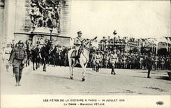 VINTAGE POSTCARD the Festivals of the Victoire has Paris the procession Marechal Petain