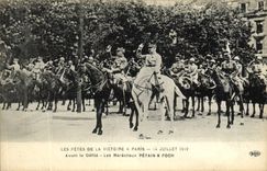 VINTAGE POSTCARD the Festivals of the victory has Paris 14 juiller 1919 Before the procession Marechaux Petain has Foch