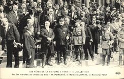 VINTAGE POSTCARD the Festivals of the Victoire has Paris July 14th, 1919 On the amrches of the town hall poincare Marechal Joffre Foch