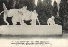 CPA Paris Exposition des Arts Decoratifs Jadin du pavillon de la ville de Paris Les illusions et le Regret Heuvelmans 