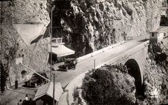 CPM La Cote D'Azur Frontiere franco italienne Douanes