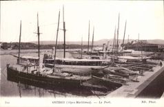 CPA Antibes Le Port Bateaux
