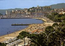 CPM Cannes Une Partie de la Nouvelle Plage le Quai St Pierre et le Suquet