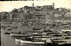CPA Cannes Le Port et le Mont Chevalier Bateaux 