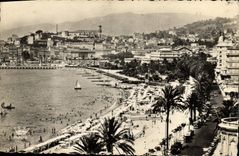 CPA Cannes Vue Generale et la Plage
