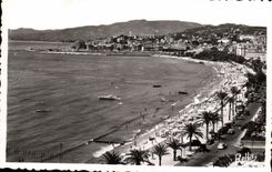 CPA Cannes Vue Sur la Plage