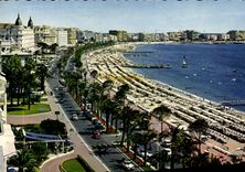 CPA Cannes La Croisette et ses plages Le Carlton Le Miramar et le Martinez