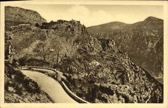 Aldea de la POSTAL de la VENDIMIA de la excursión de Gourdon de las gargantas del lobo